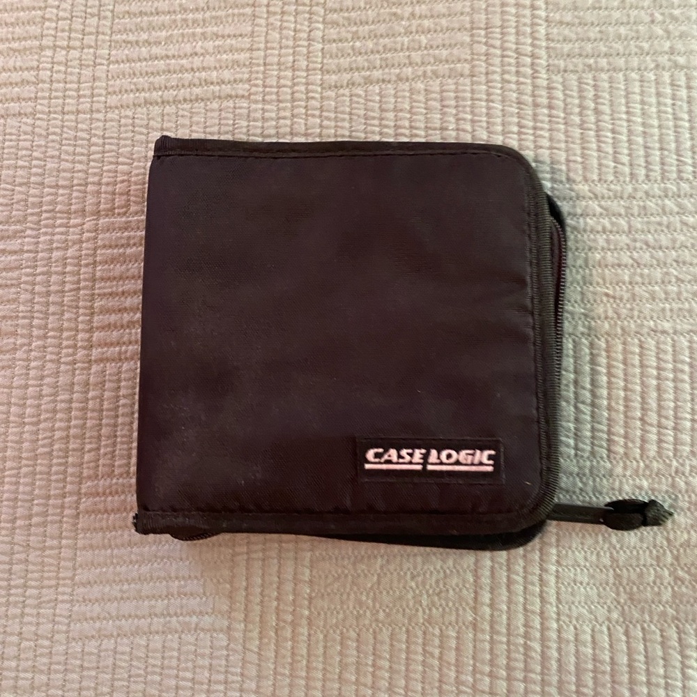 Case Logic Black CD Wallet Vintage Zipper case